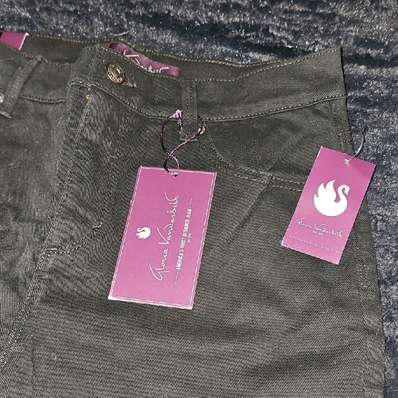 Gloria Vanderbilt Black Stretchy Jeans - Picture 3 of 5